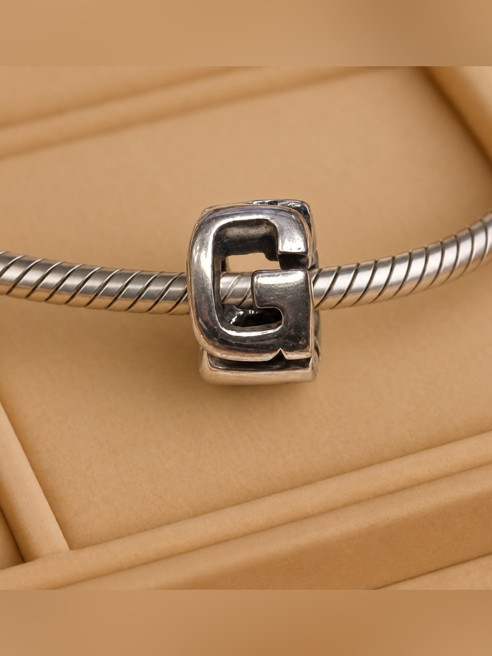 Chamilia Women's .925 Sterling Silver Print Letter G Bead Charm EUC CHAM #281